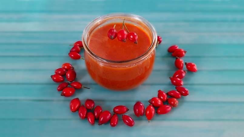Atšaldyta erškėtuogių pasta su medumi, žiedadulkėmis, imbieru, citrina ir mėtomis, nuotrauka 5