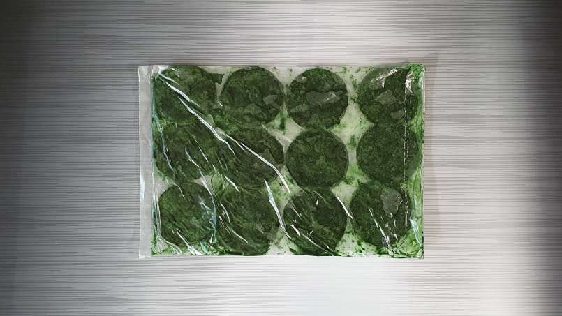 Priemonė nuo skausmo su špinatais, spirulina, medumi ir žaliąja arbata, nuotrauka 3